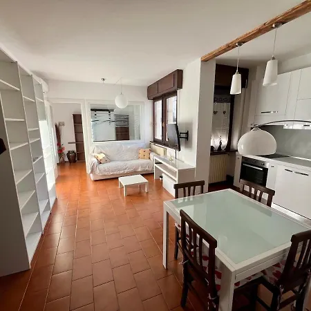 Luminoso In Pieno Centro Citta Nuovo!